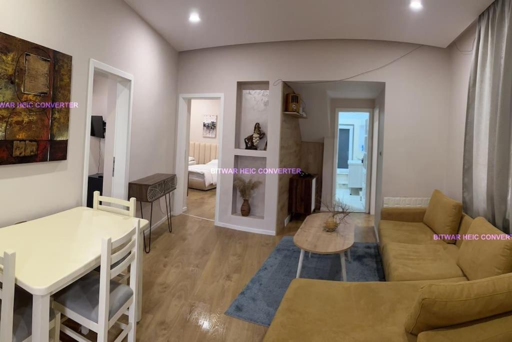 Grandpa House App.1 Apartamento Tirana
